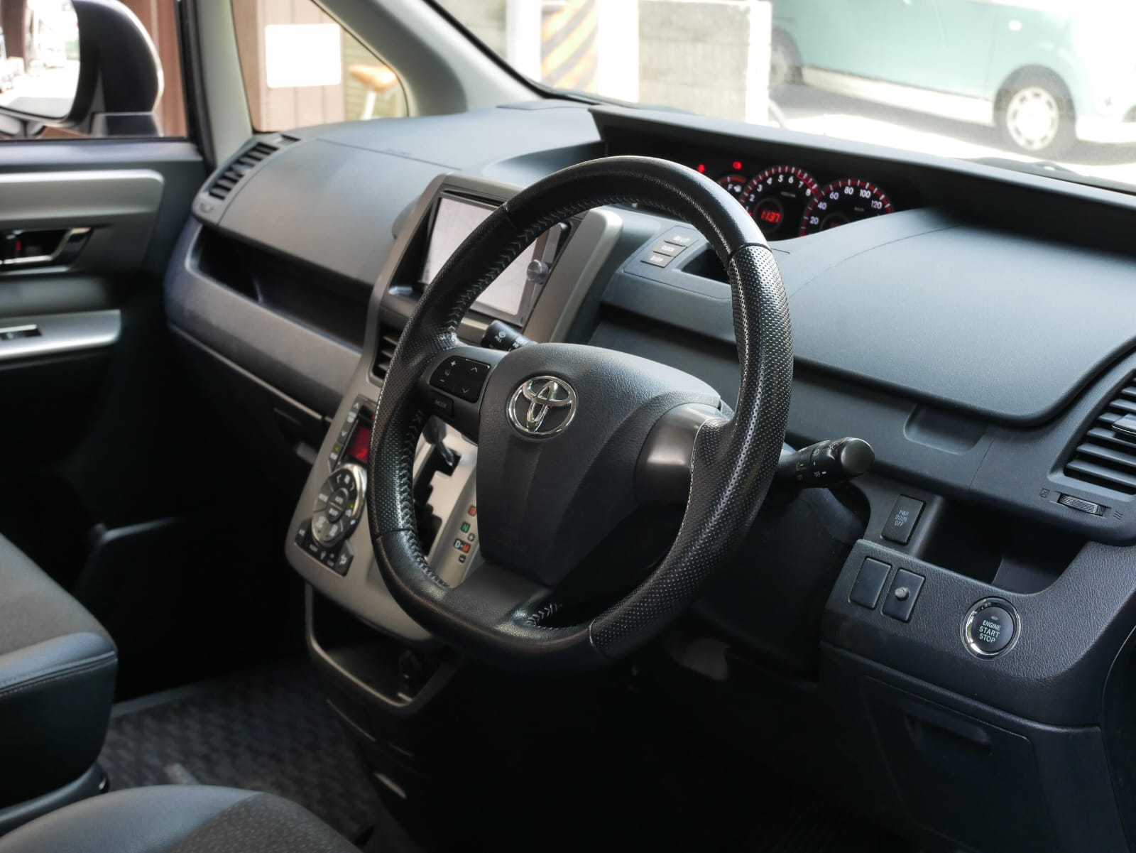 2013 Toyota Voxy ZS Kirameki II